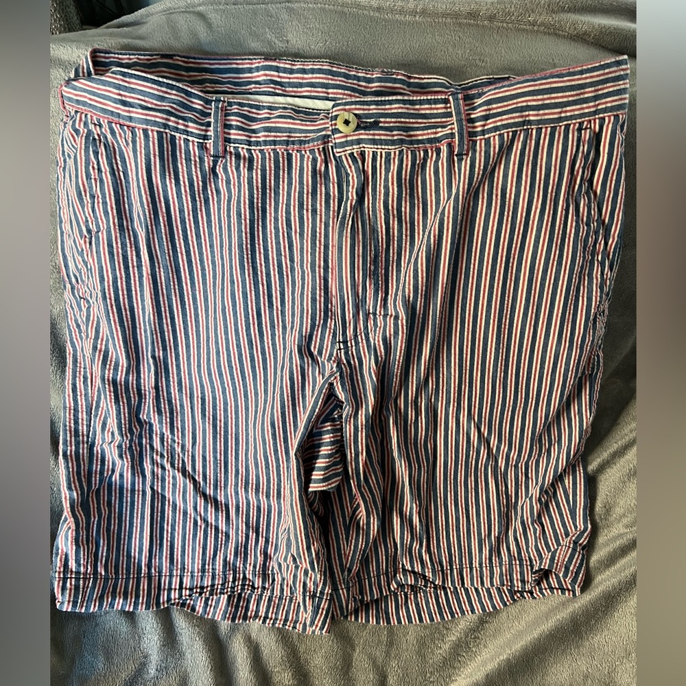 Bill’s Khakis seersucker shorts
